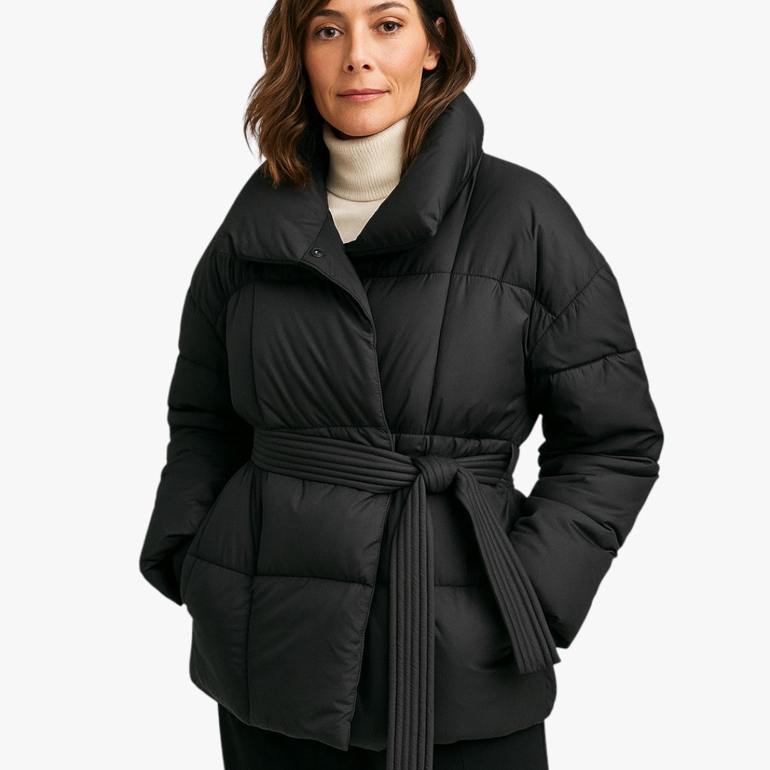 Gefütterte Damenjacke mit Kapuze und Taillengürtel – Winter Kurzmodell